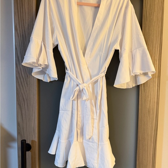 White Ruffle Sleeve Bridal Robe - Picture 1 of 4